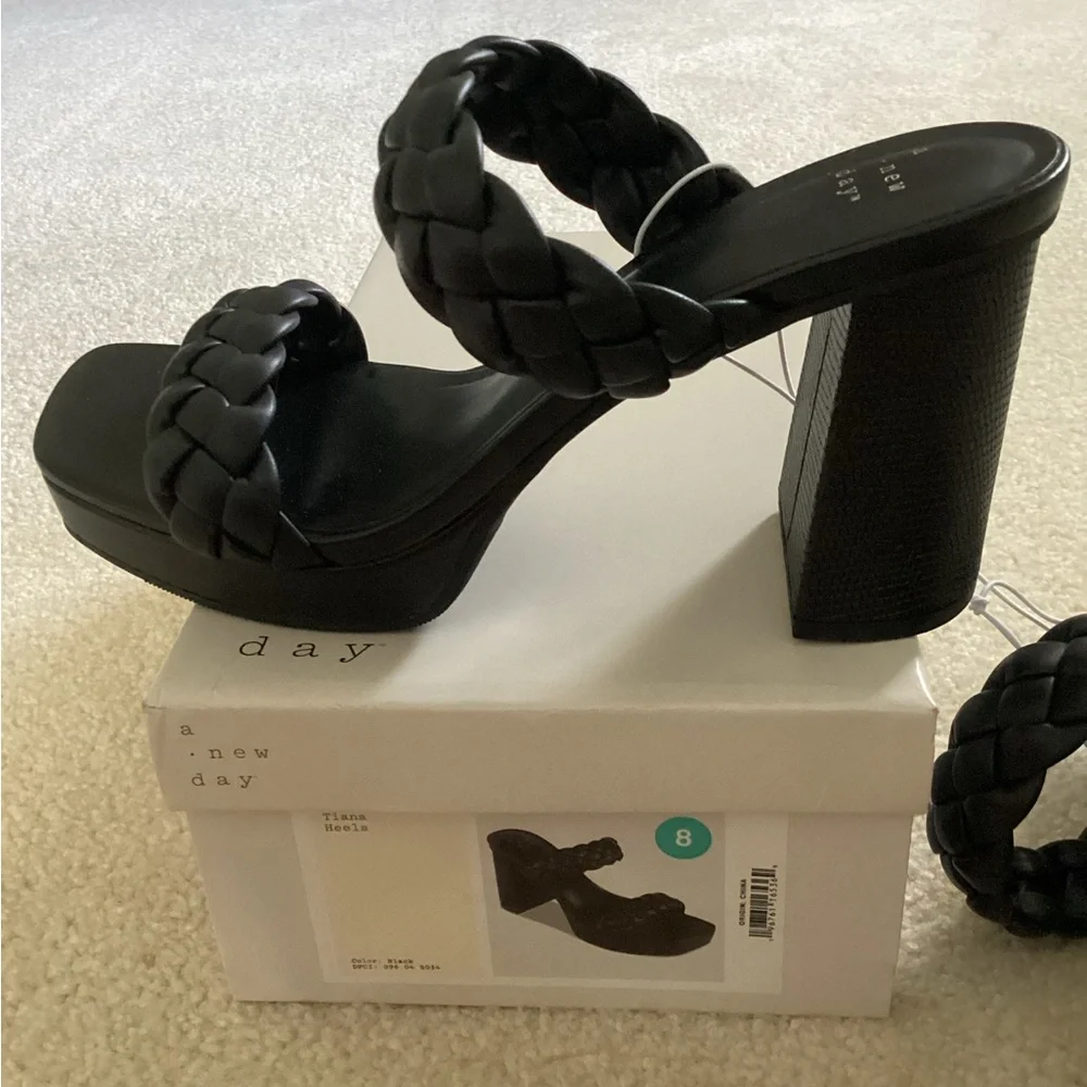 Black Braided Heeled Sandals Modern Block Heel (PRICEDROP) - Picture 3 of 4